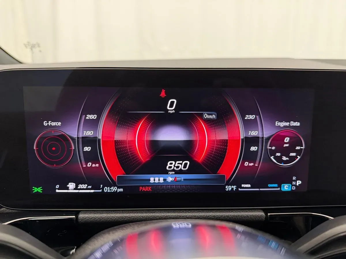 Mercedes-Benz GLA photo 10