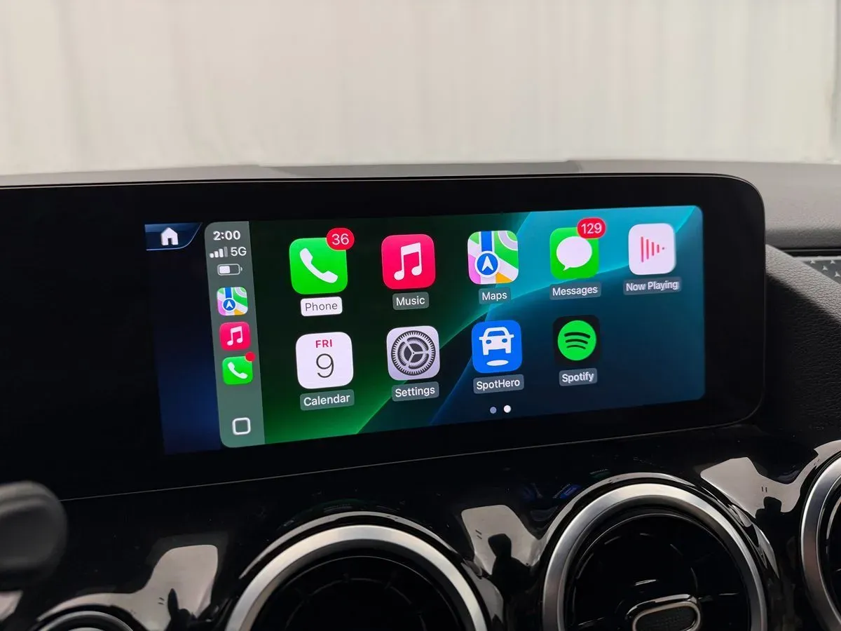 Mercedes-Benz GLA photo 33