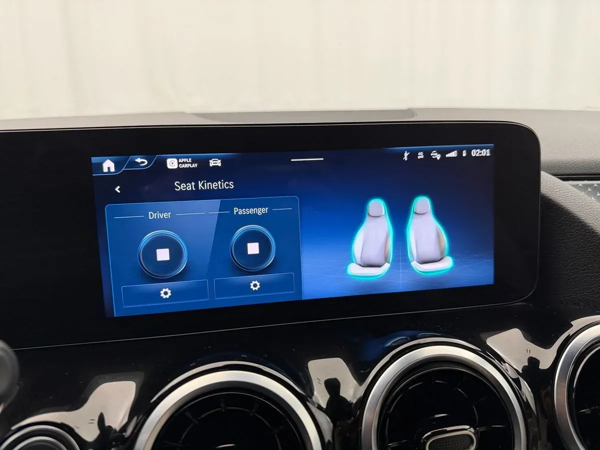 Mercedes-Benz GLA photo 31
