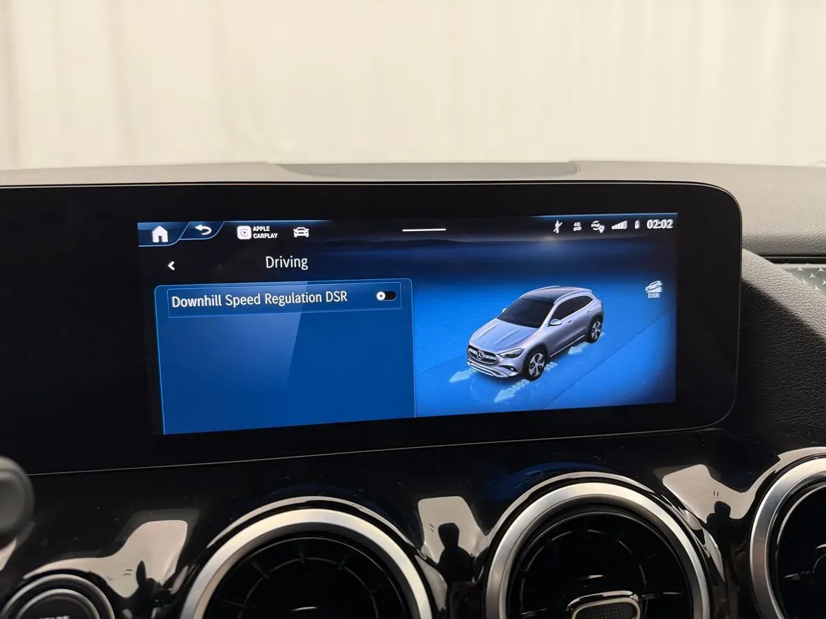 Mercedes-Benz GLA photo 18