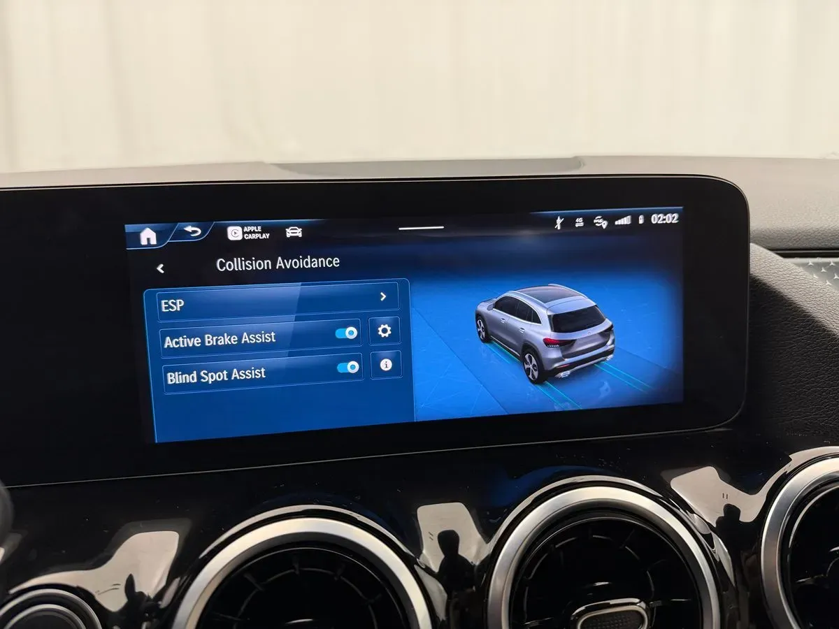Mercedes-Benz GLA photo 19