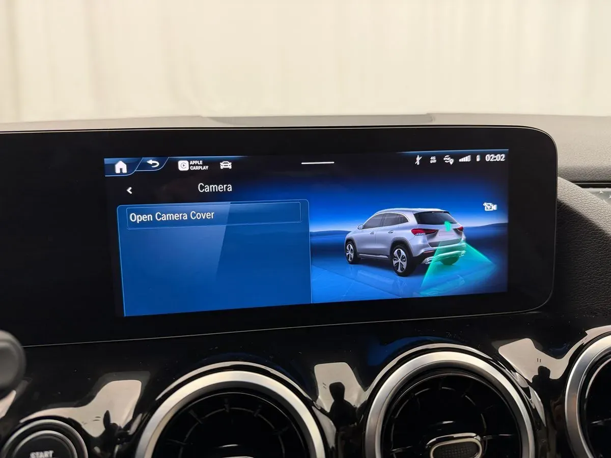 Mercedes-Benz GLA photo 21