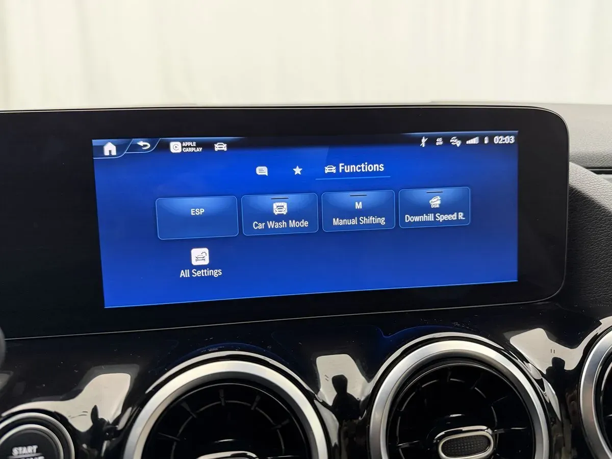 Mercedes-Benz GLA photo 22
