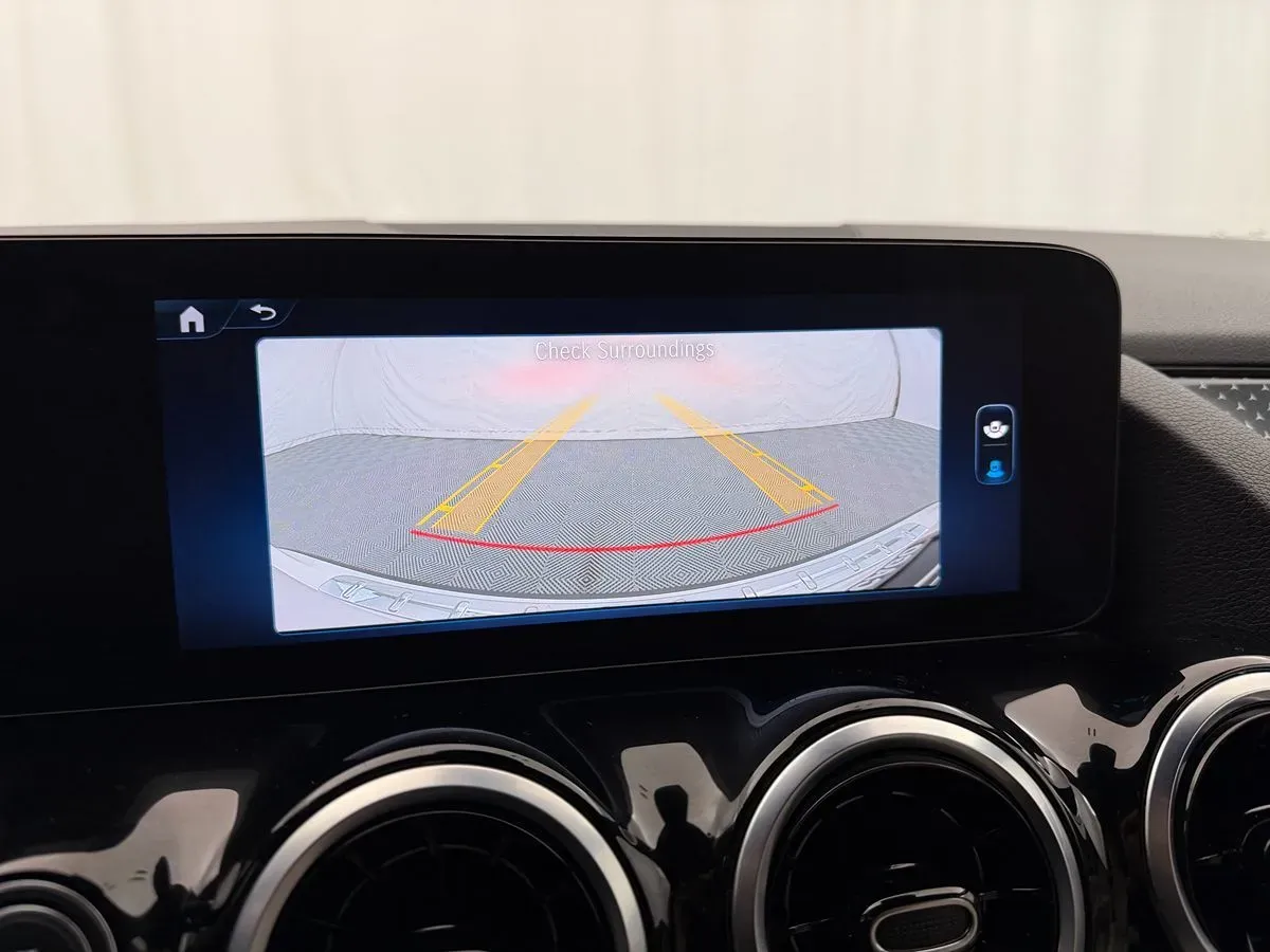 Mercedes-Benz GLA photo 24