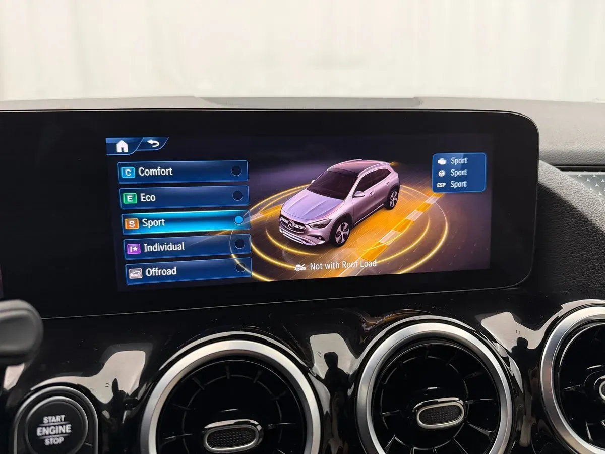 Mercedes-Benz GLA photo 28