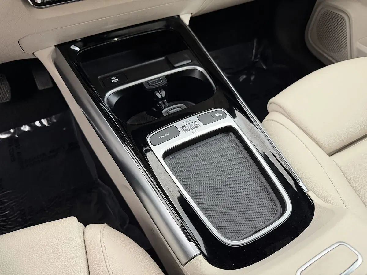 Mercedes-Benz GLA photo 36