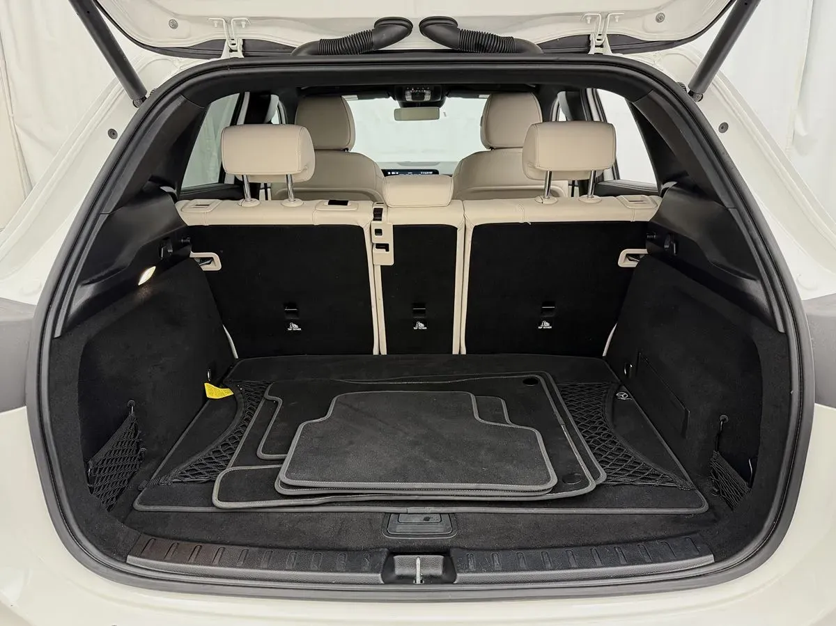 Mercedes-Benz GLA photo 39