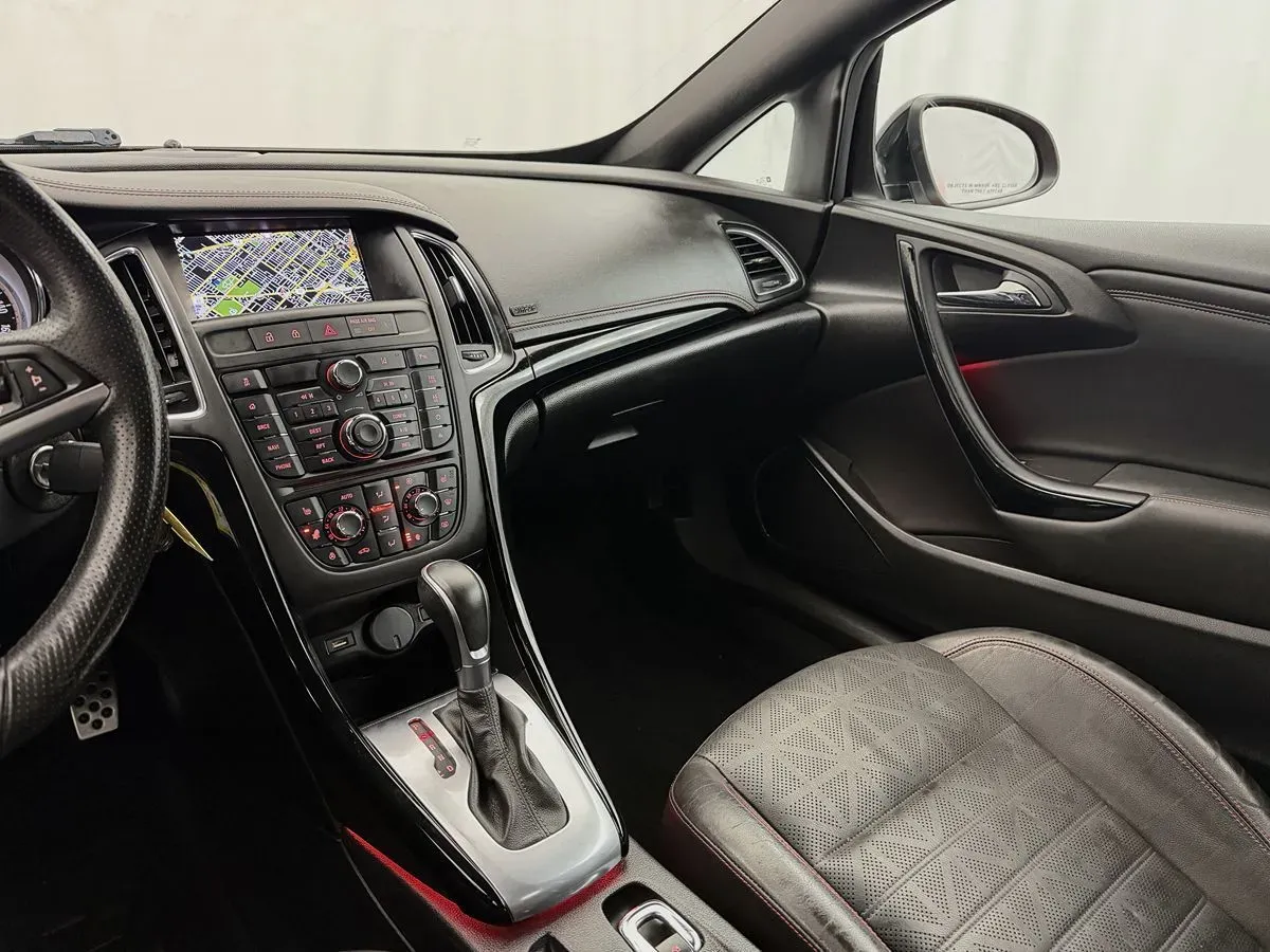 Buick Cascada photo 19