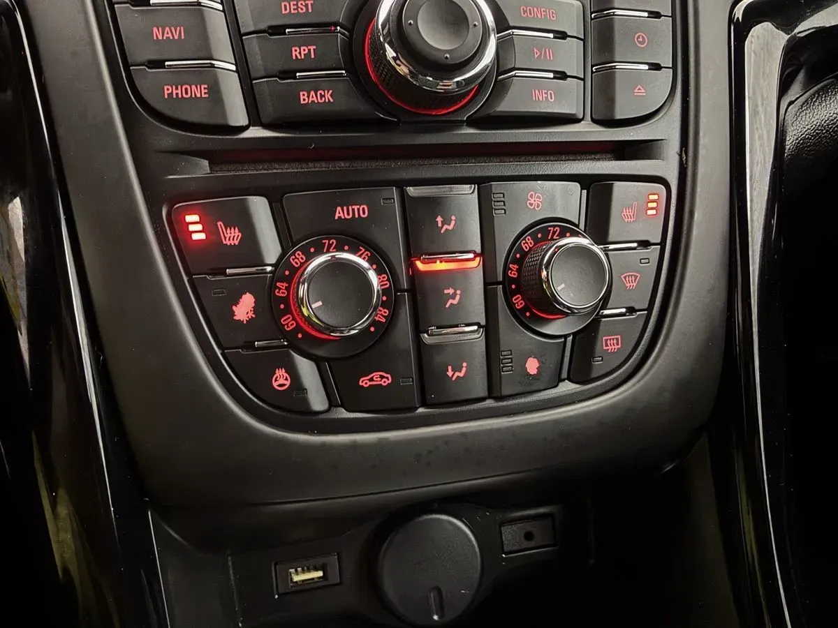 Buick Cascada photo 25