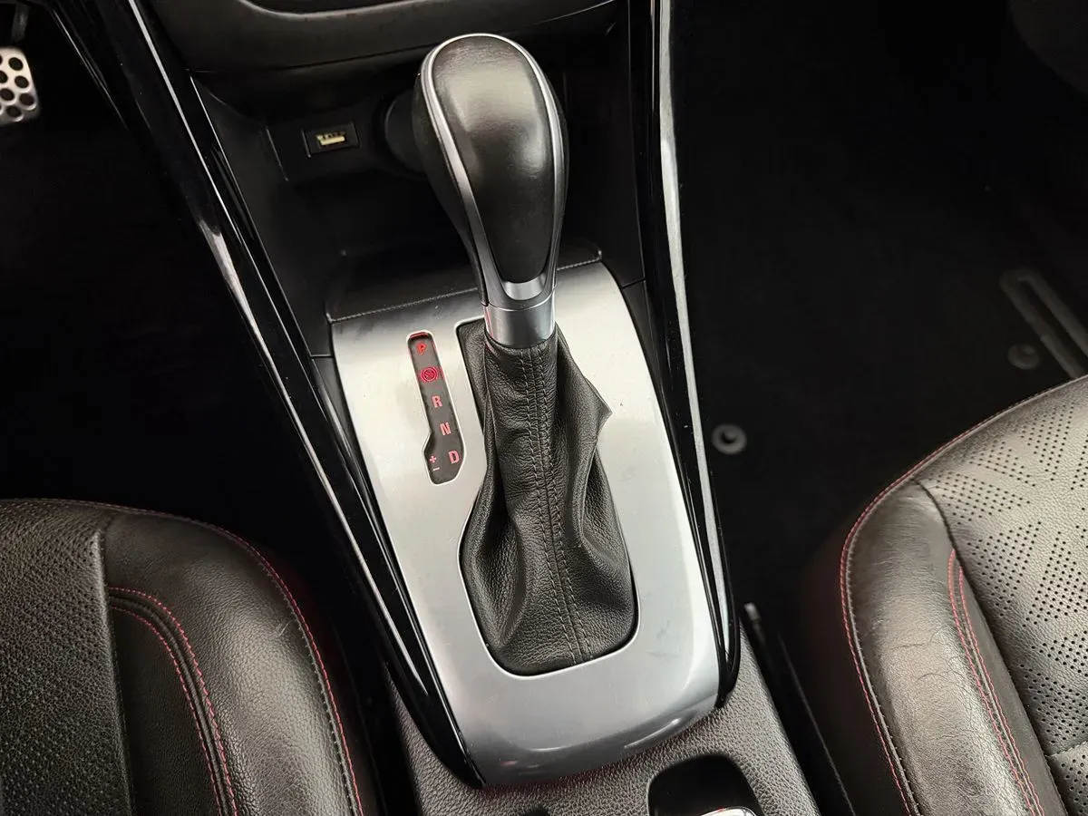 Buick Cascada photo 26