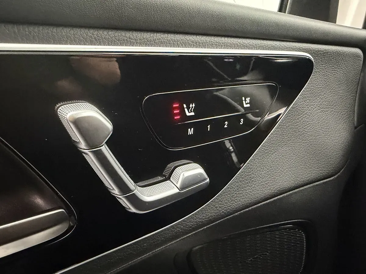 Mercedes-Benz GLC photo 19