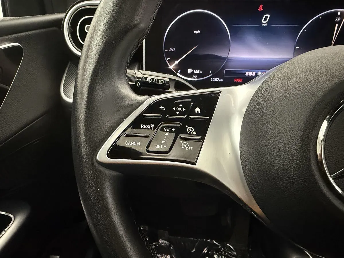 Mercedes-Benz GLC photo 17