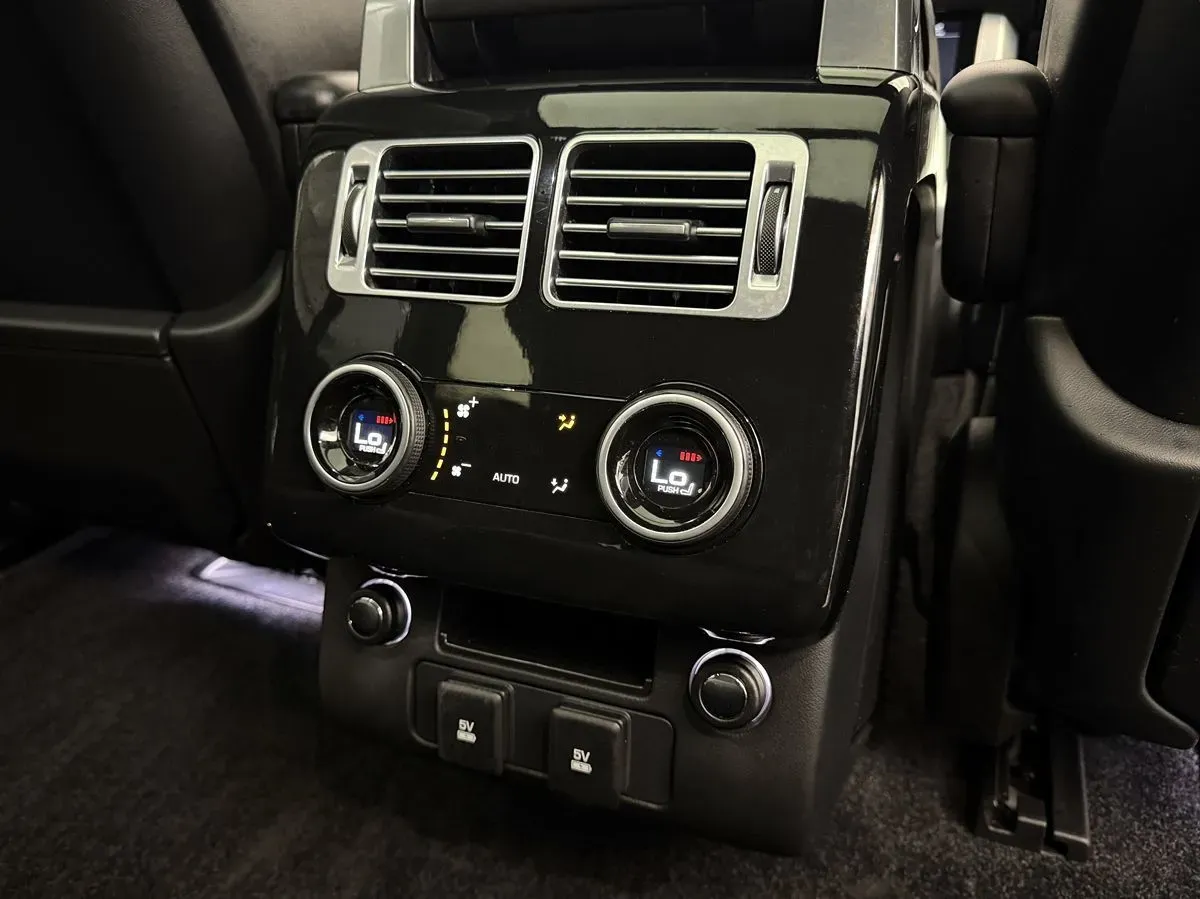 Land Rover Range Rover photo 40