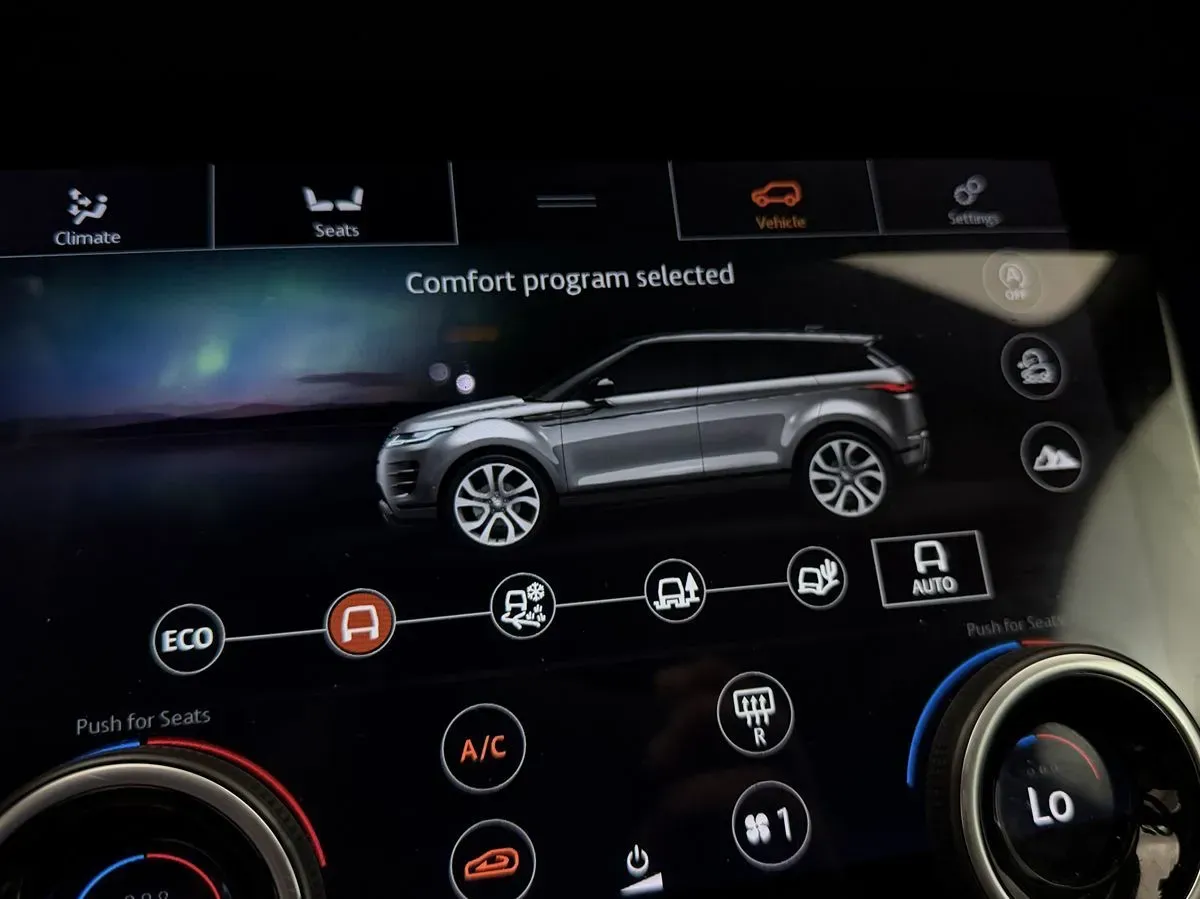 Land Rover Range Rover Evoque photo 29