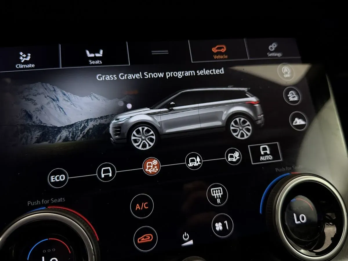 Land Rover Range Rover Evoque photo 30