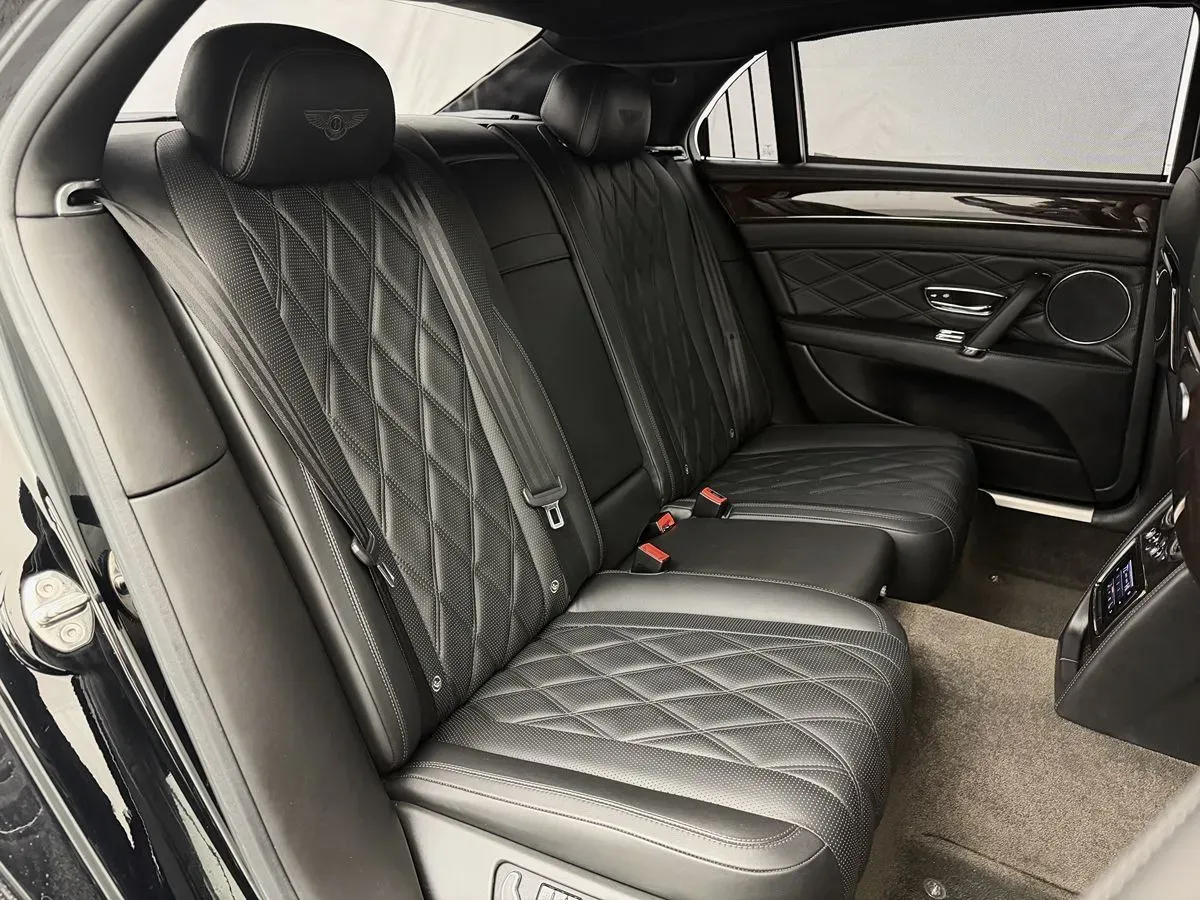 Bentley Flying Spur photo 25