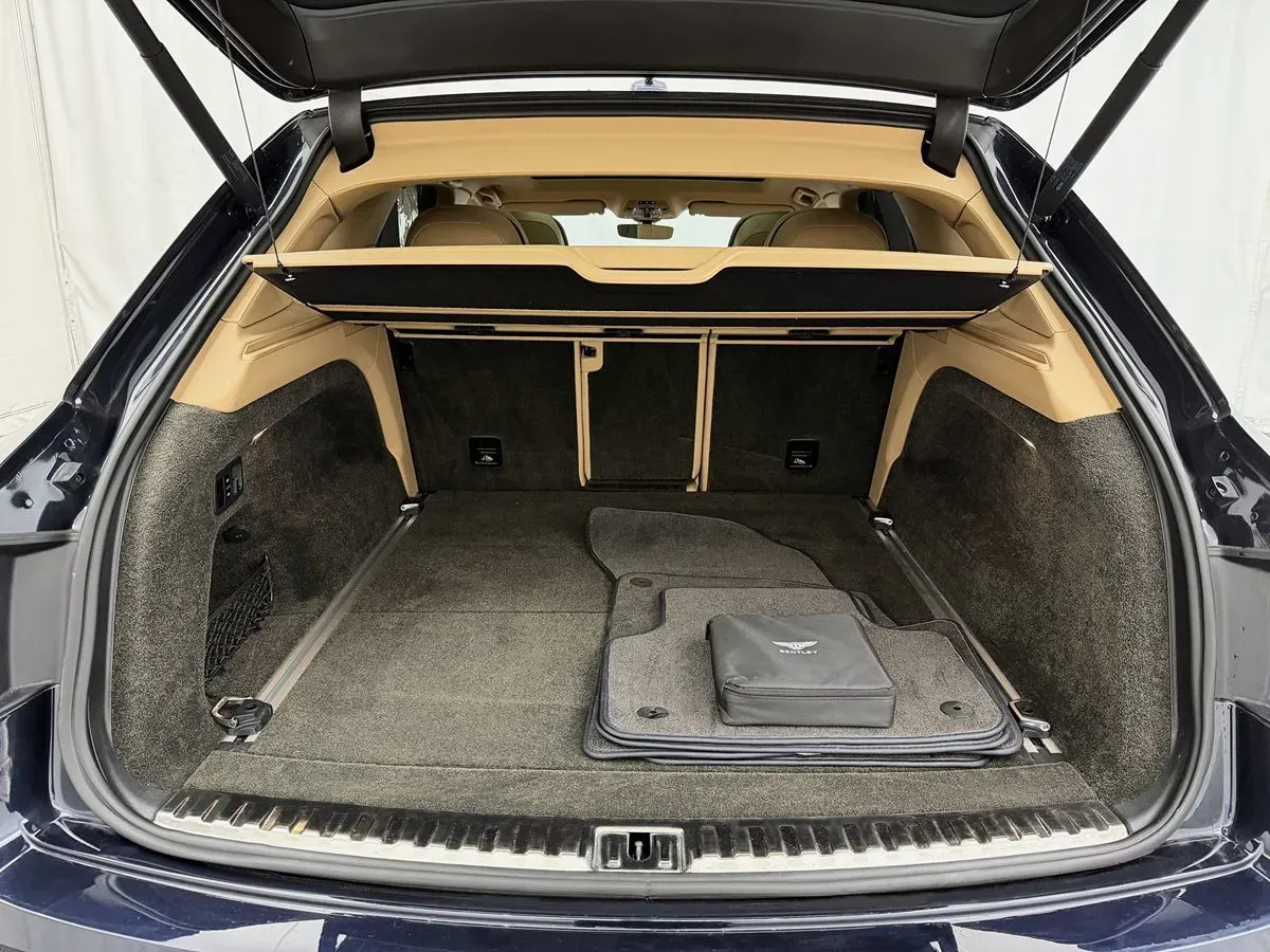 Bentley Bentayga photo 35