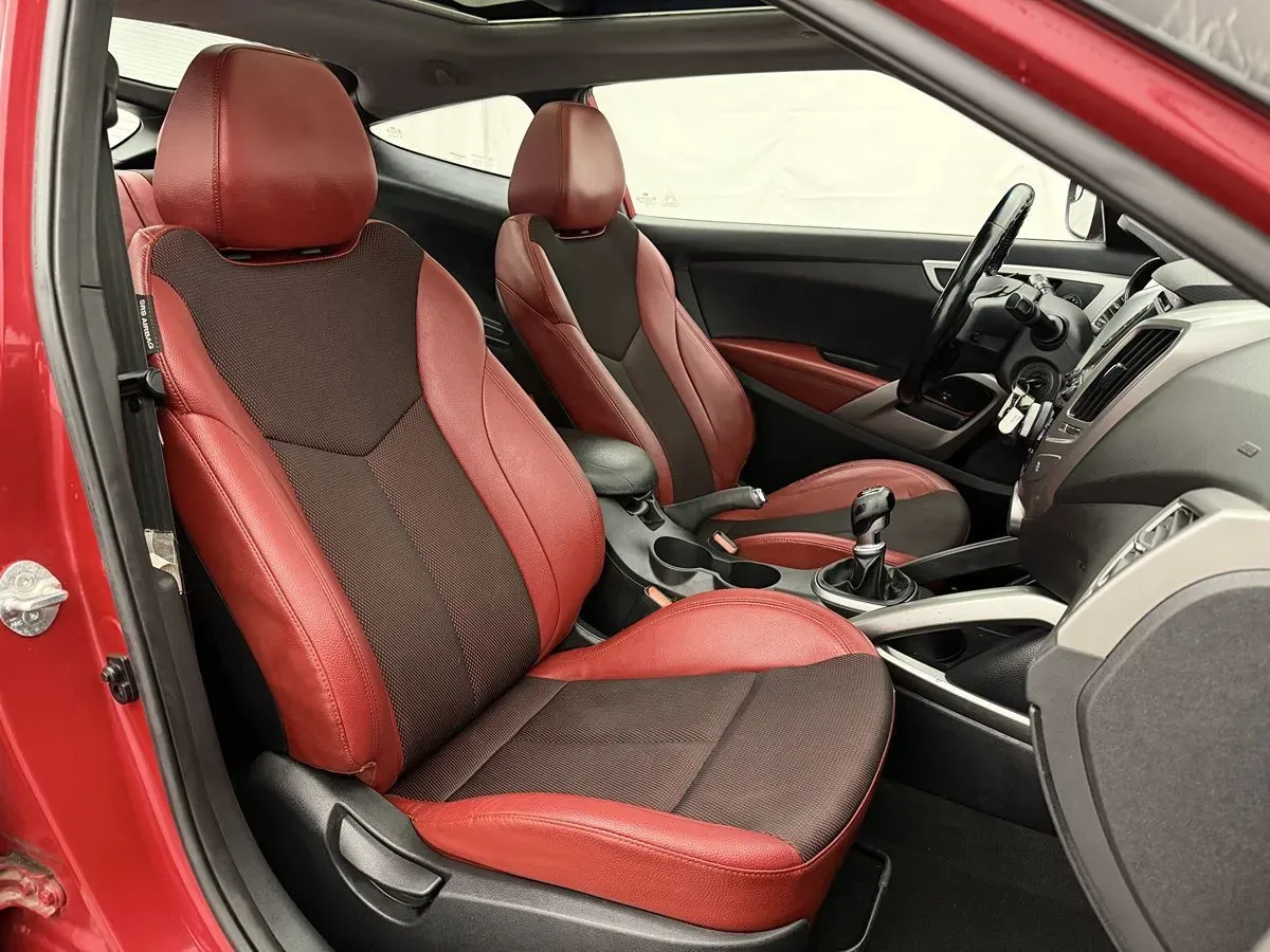 Hyundai Veloster photo 23