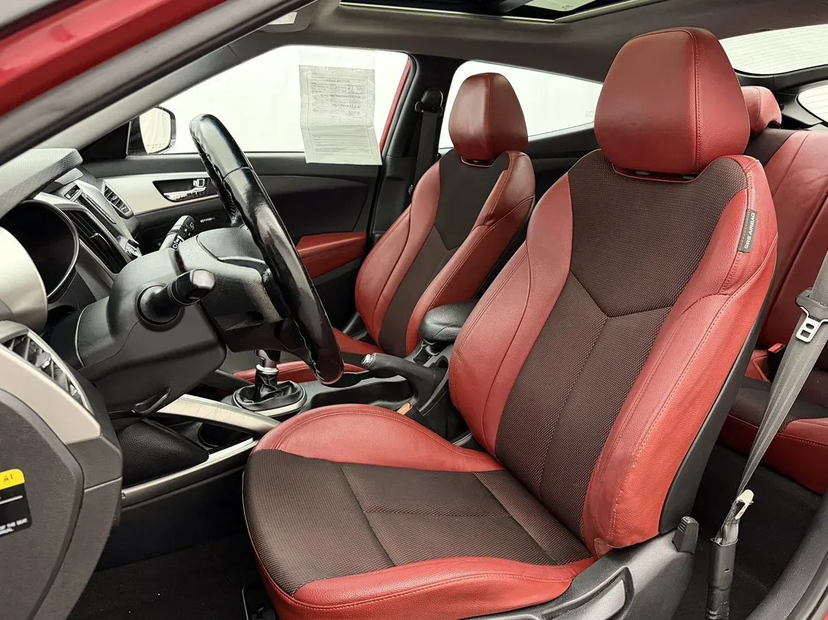 Hyundai Veloster photo 11