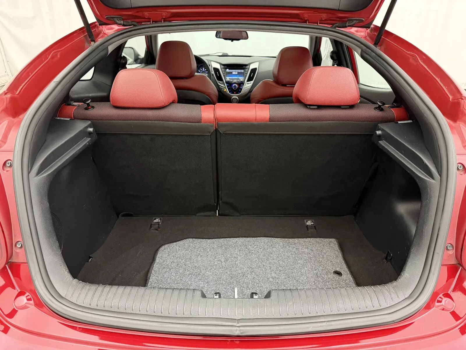 Hyundai Veloster photo 24