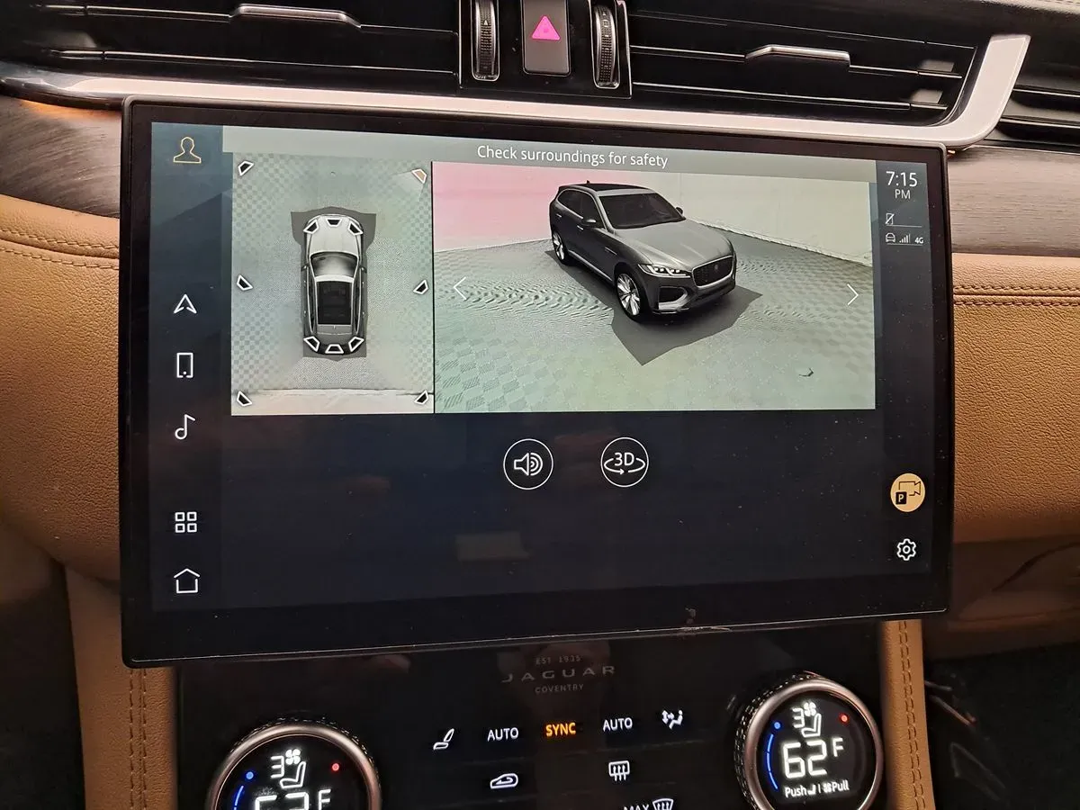 Jaguar F-PACE photo 14