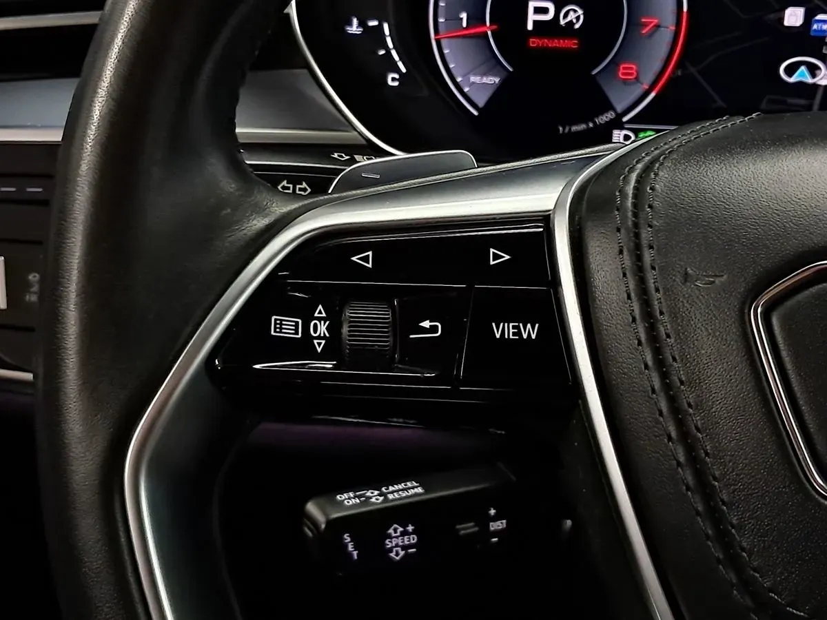 Audi A8 photo 15