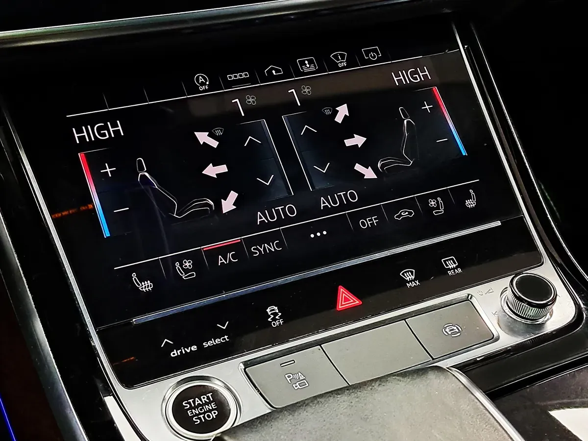 Audi A8 photo 44