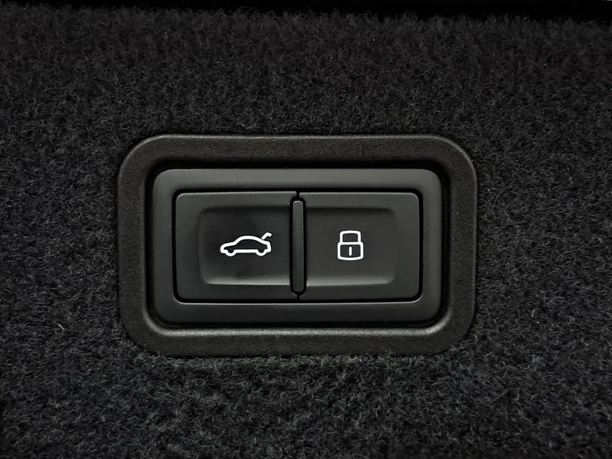 Audi A8 photo 67