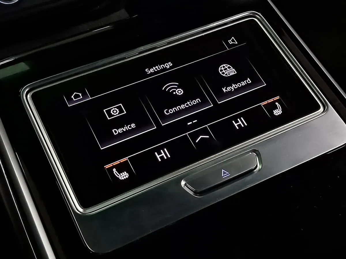 Audi A8 photo 57