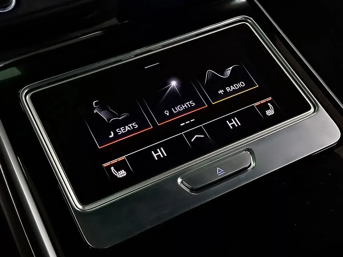 Audi A8 photo 60