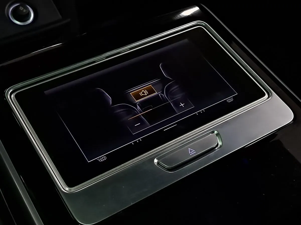 Audi A8 photo 55