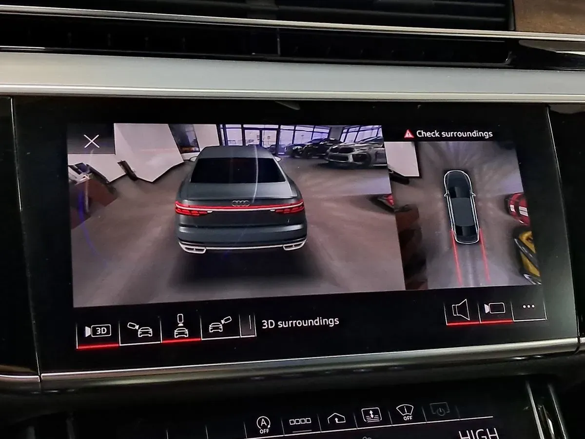Audi A8 photo 25