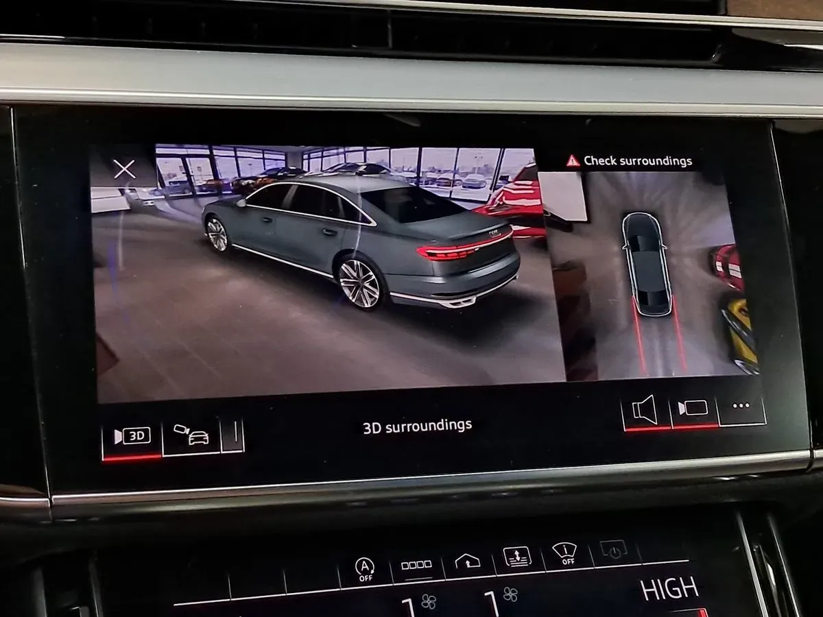 Audi A8 photo 26