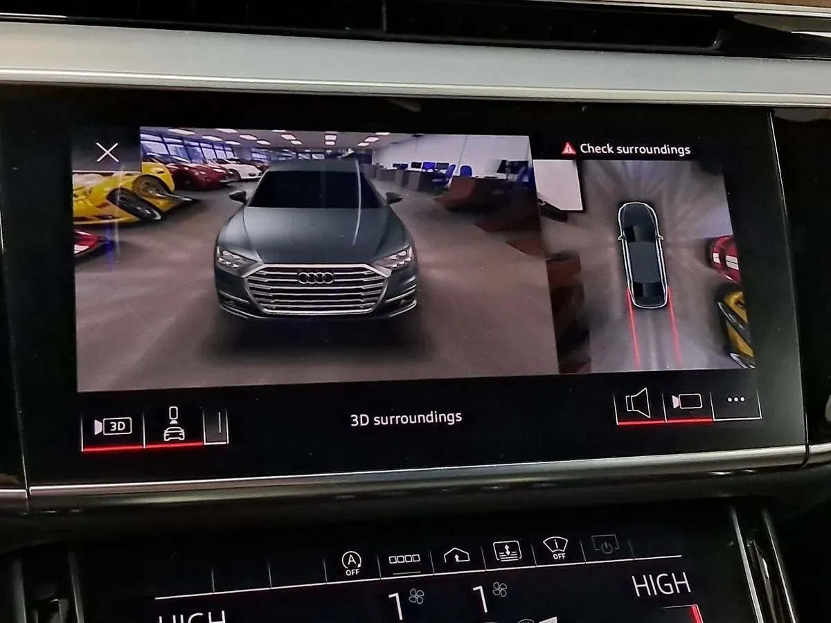 Audi A8 photo 21