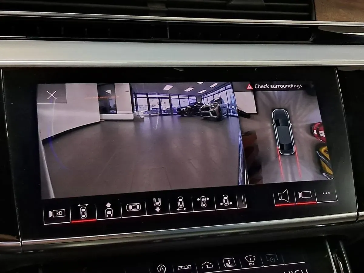 Audi A8 photo 31