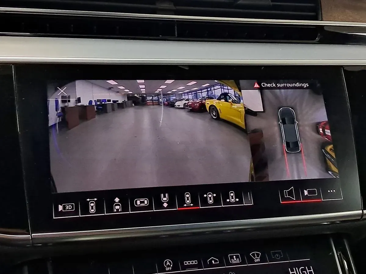 Audi A8 photo 34