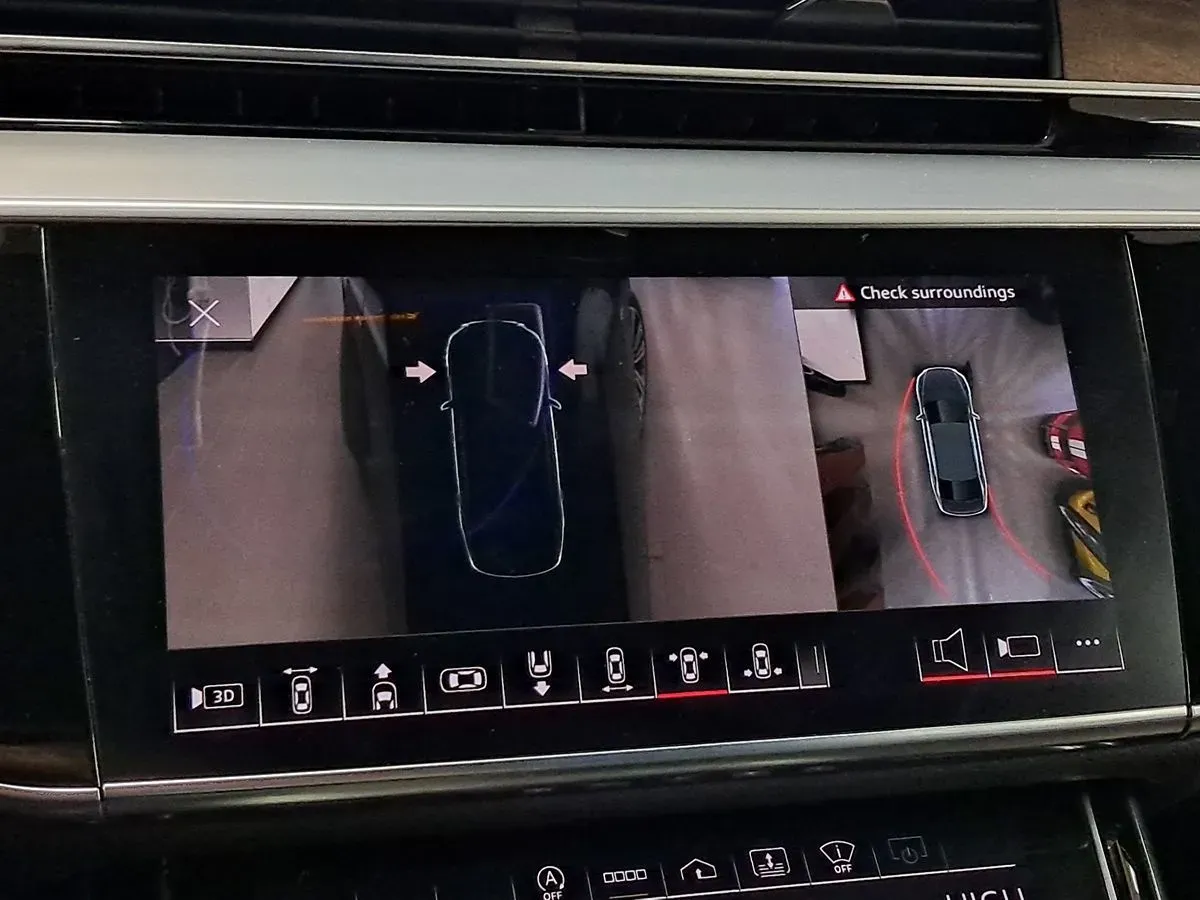 Audi A8 photo 28