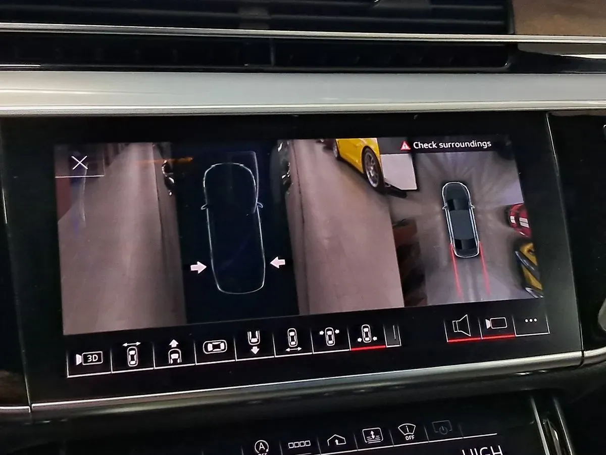 Audi A8 photo 29