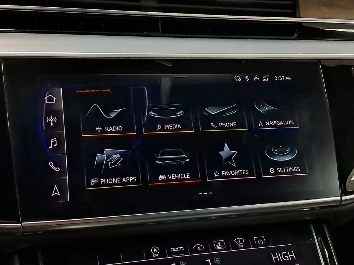 Audi A8 photo 49