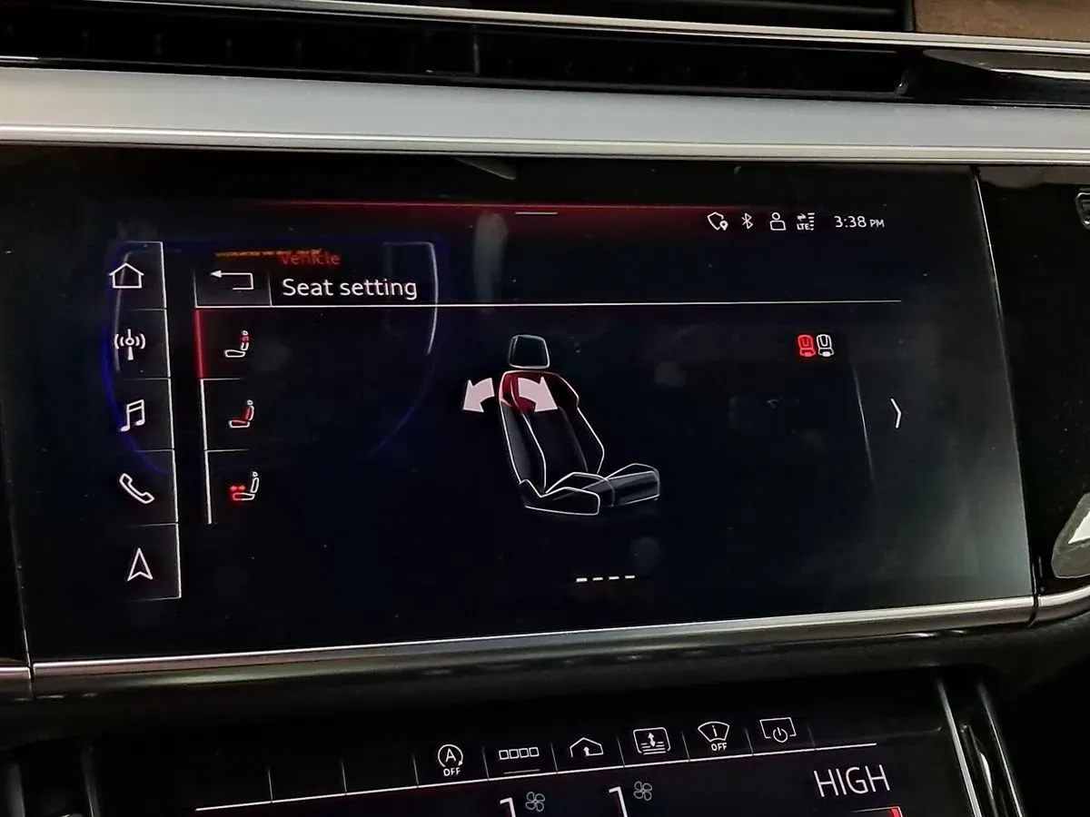 Audi A8 photo 40