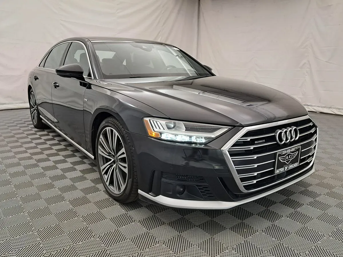 Audi A8 photo 3