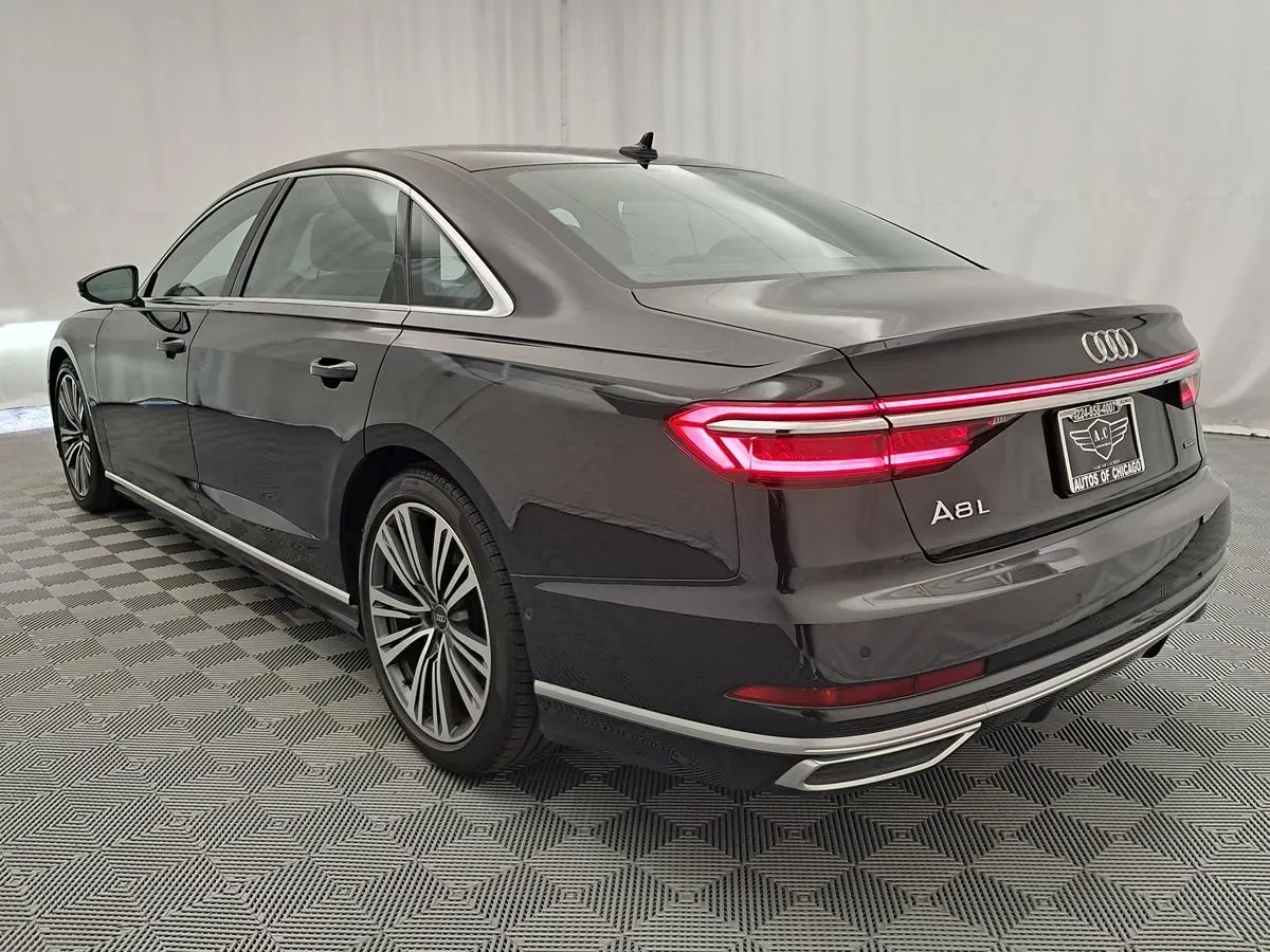 Audi A8 photo 5