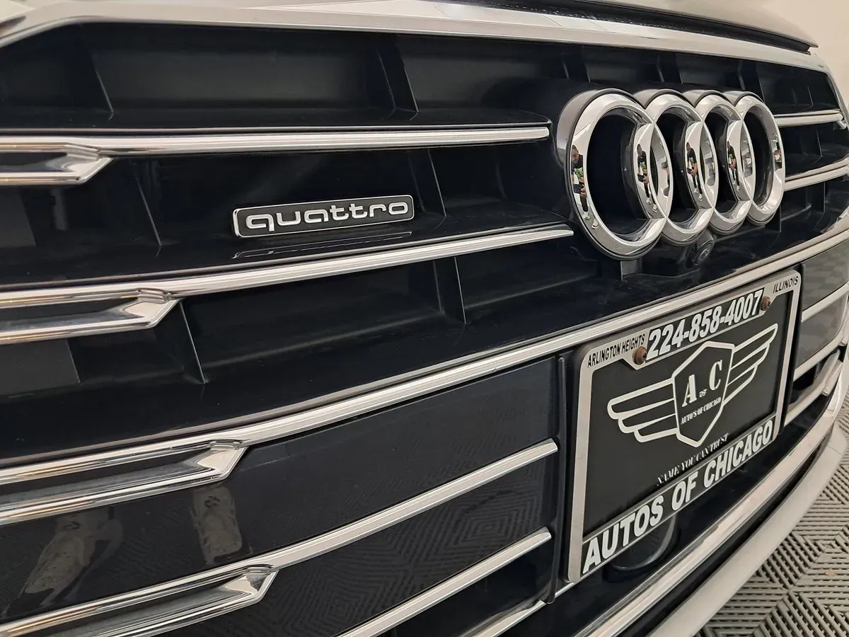 Audi A8 photo 7