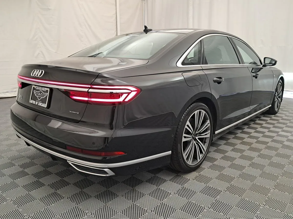 Audi A8 photo 4