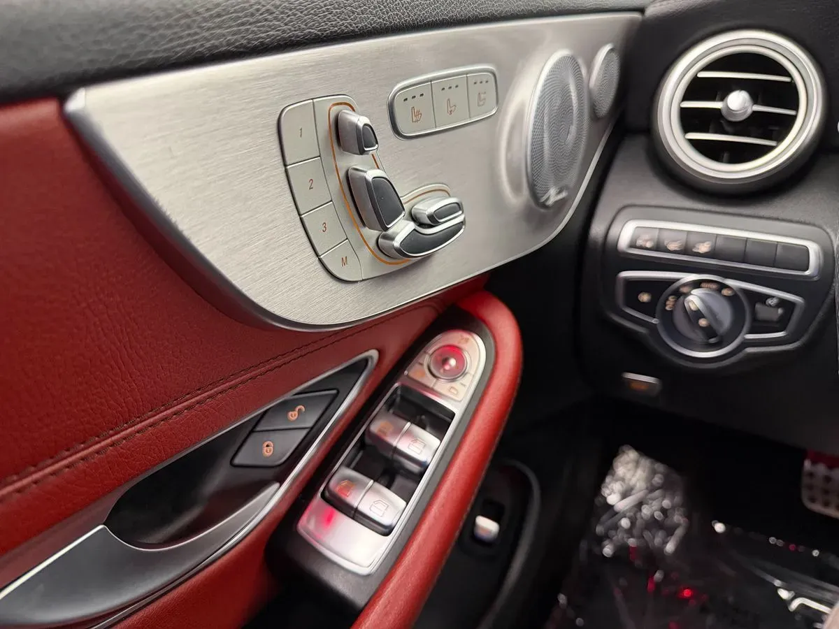 Mercedes-Benz C-Class photo 21