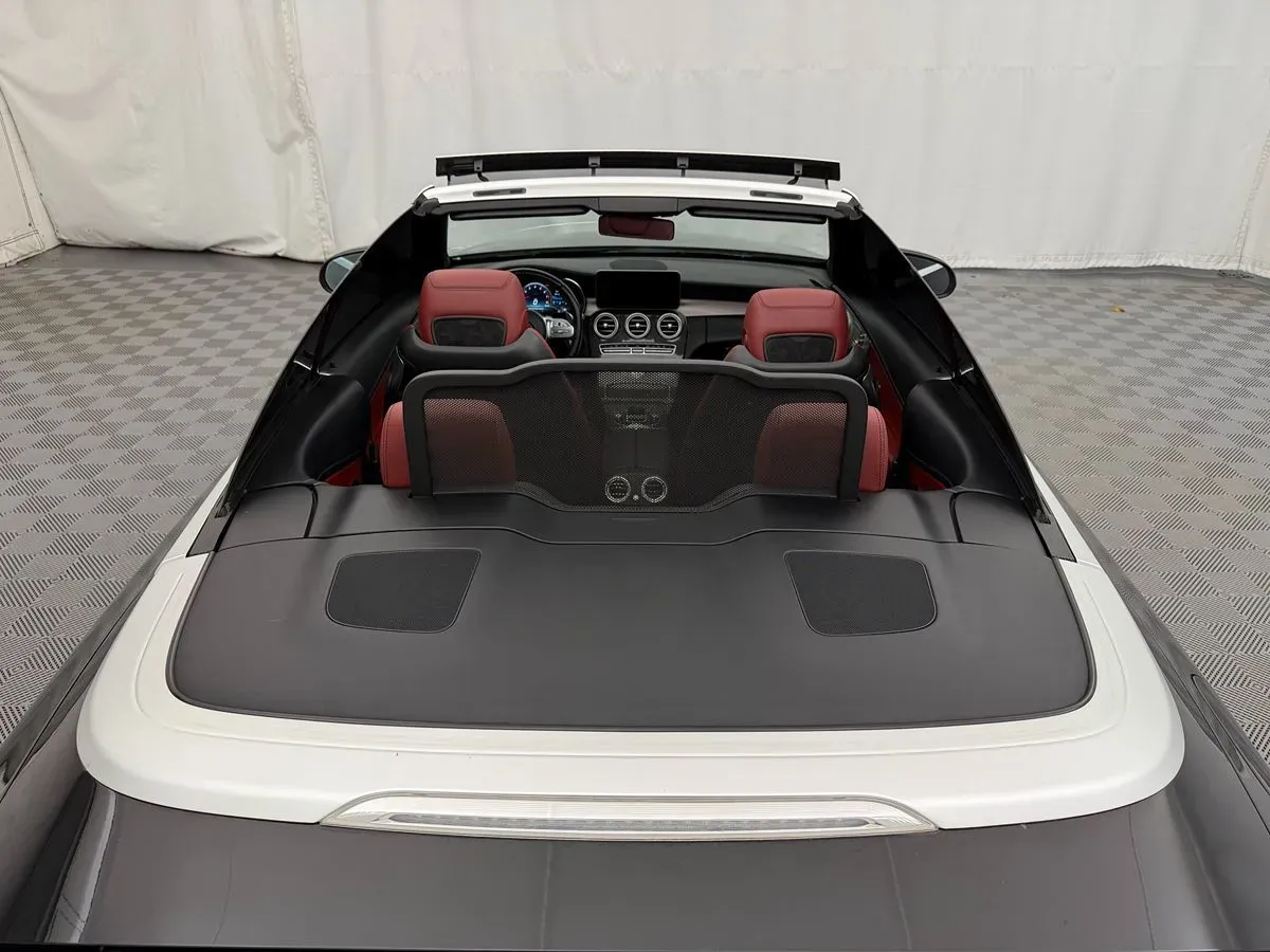 Mercedes-Benz C-Class photo 8