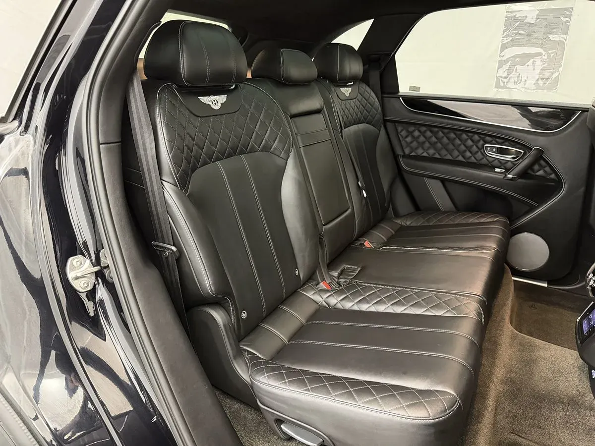 Bentley Bentayga photo 34