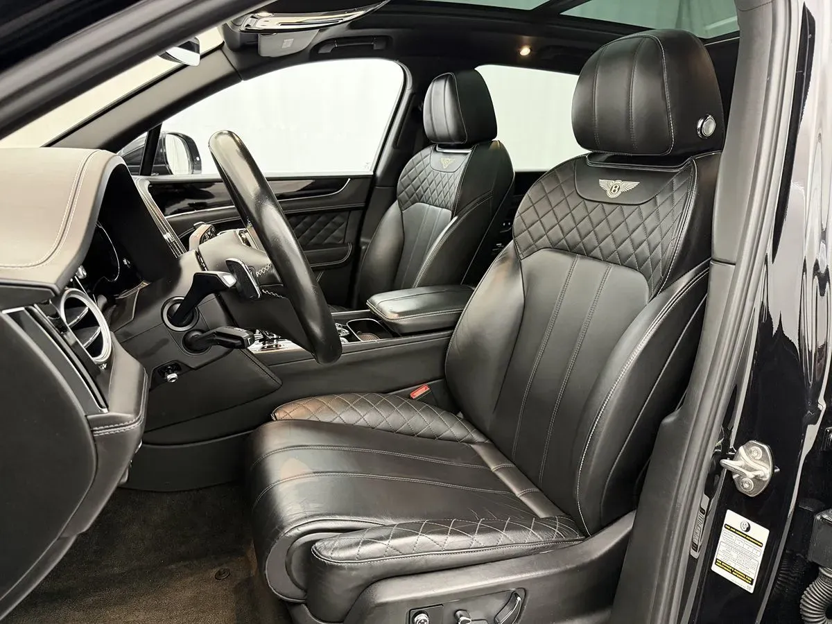Bentley Bentayga photo 10