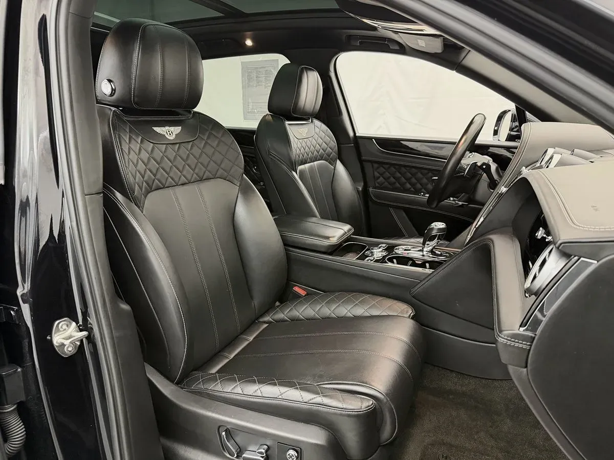Bentley Bentayga photo 35