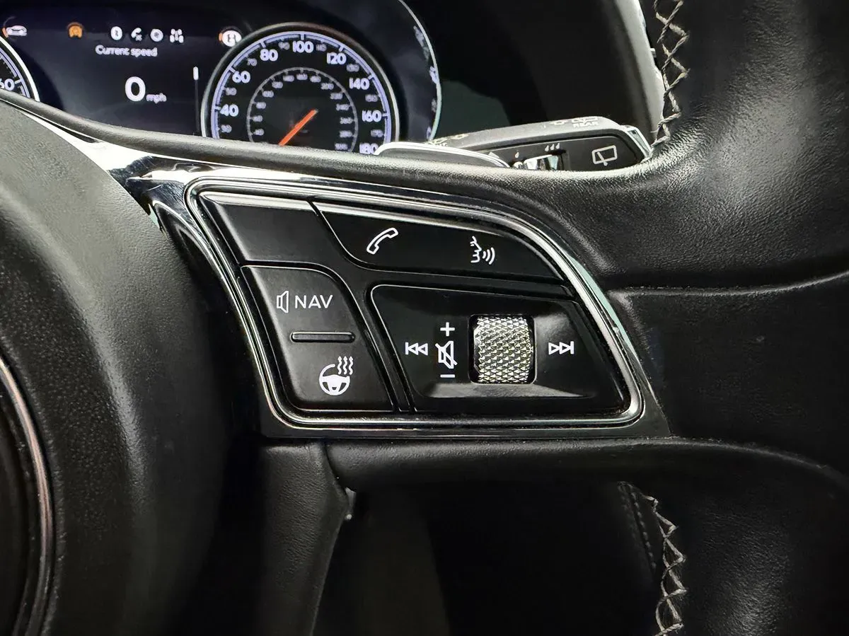 Bentley Bentayga photo 11